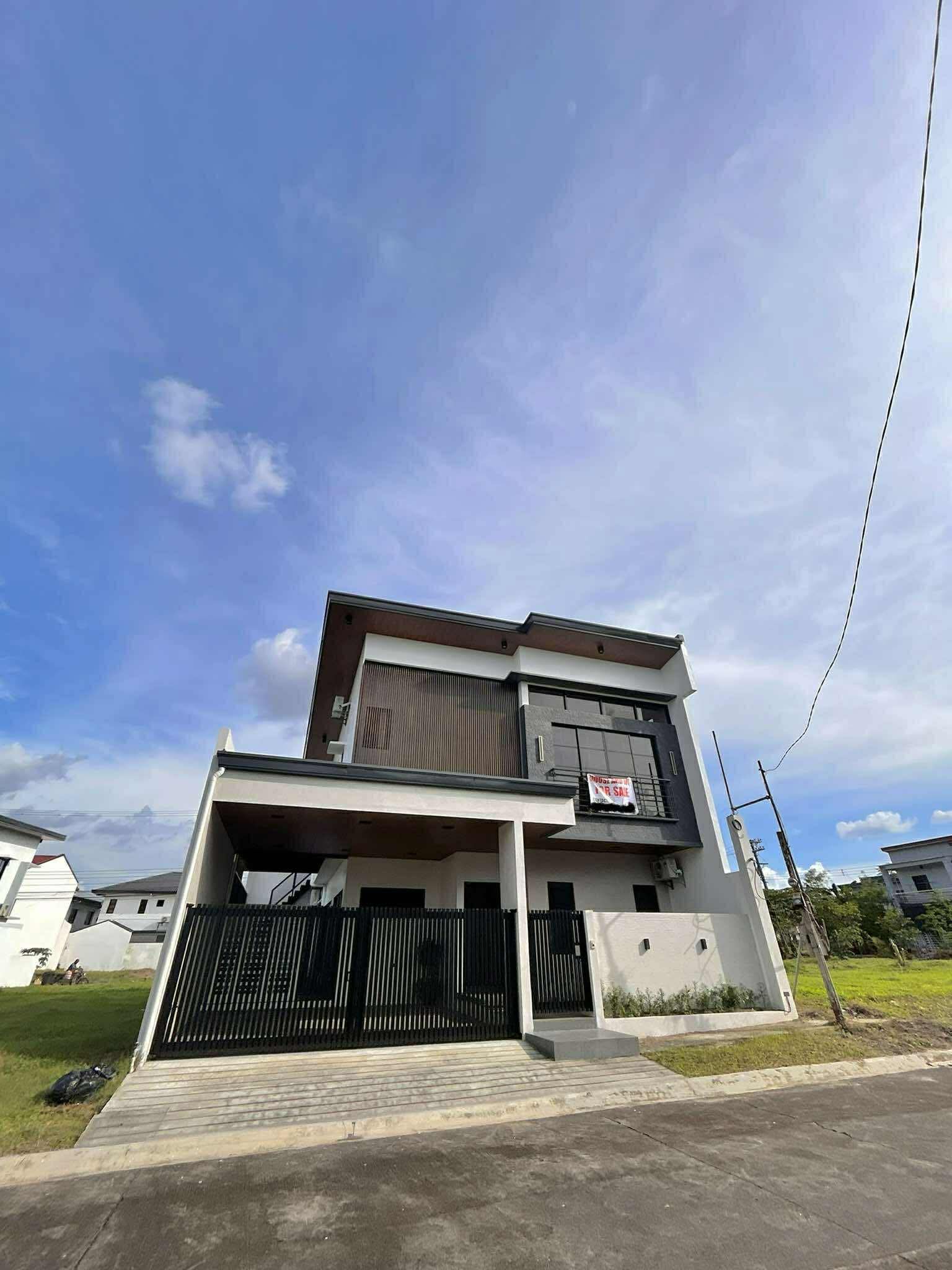 NEWLY BUILT 2 STOREY HOUSE